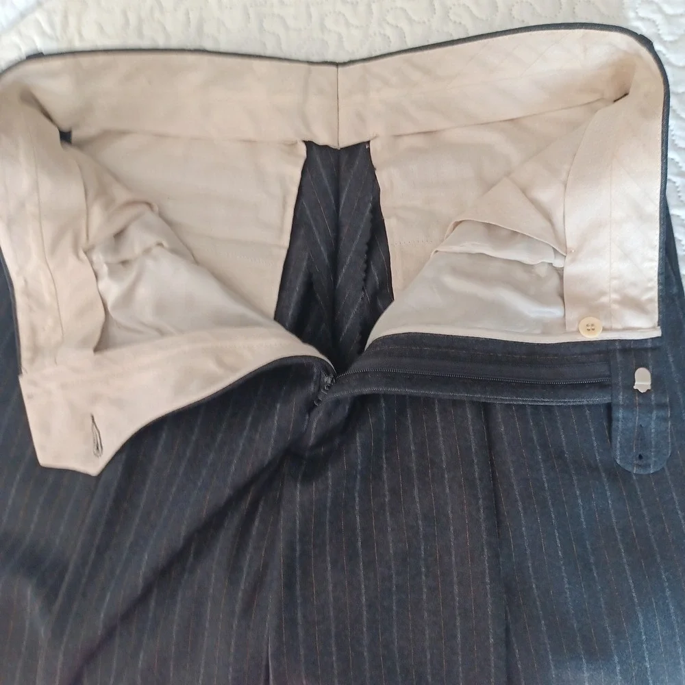 Hickey Freeman Madison Suit Mens 44L Charcoal Grey Pinstripe Worsted Wool‎ 3-Btn